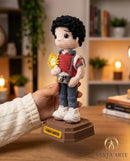 São Carlo Acutis da Eucaristia Viva – Amigurumi Sagrado em Crochê | Santa Arte