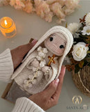 Santa Teresinha do Menino Jesus das Rosas do Amor – Amigurumi Sagrado em Crochê | Santa Arte